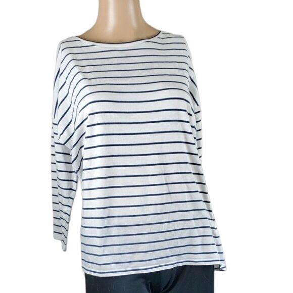 Patagonia White & Blue T-Shirt. - Picture 1 of 4